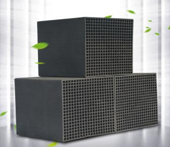  蜂窩活性炭與顆?；钚蕴啃Ч容^